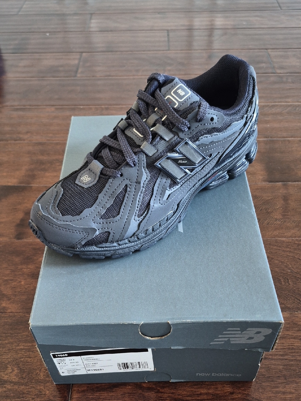 NEW New Balance 1906D 9.5